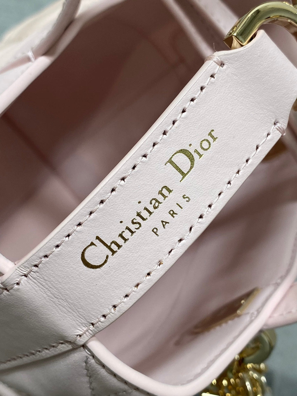 DIOR 25S TOUJOURS VERTICAL TOTE BAG 18 IN LIGHT PINK CALFSKIN WITH CHARM BRACELET STRAP